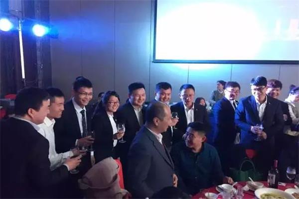 圣象一家親，感謝圣象人.jpg