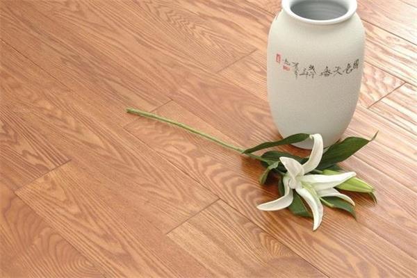 新舊模式的交織下，地板企業(yè)該如何做出應(yīng)對(duì)方式.jpg