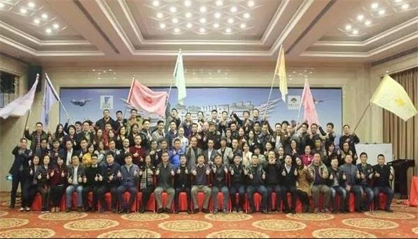 圣象營(yíng)銷課堂西點(diǎn)特訓(xùn)營(yíng)2016年（南區(qū)）圓滿訓(xùn)結(jié).jpg