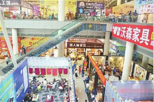 濟(jì)南家居賣場出現(xiàn)“怪像”