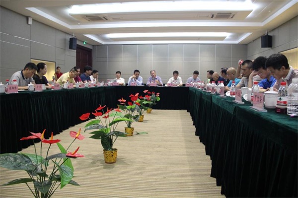 國際熱帶木材組織成員與中國木業企業代表在滬交流探討