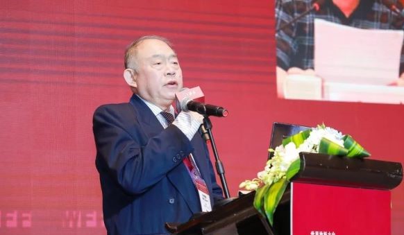 中國林產工業(yè)協會秘書長石峰主持.jpg